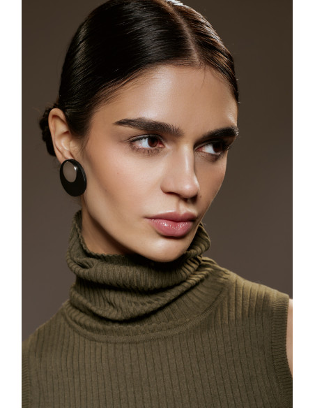 Minimalist leather earrings with satin stainless steel