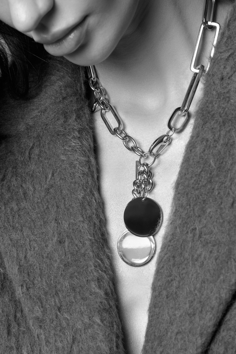 Long stainless steel necklace with large links | moora.eu