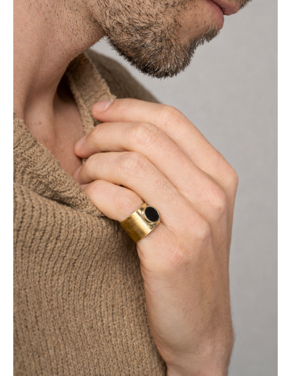 Men's signet ring with decorative eyelet