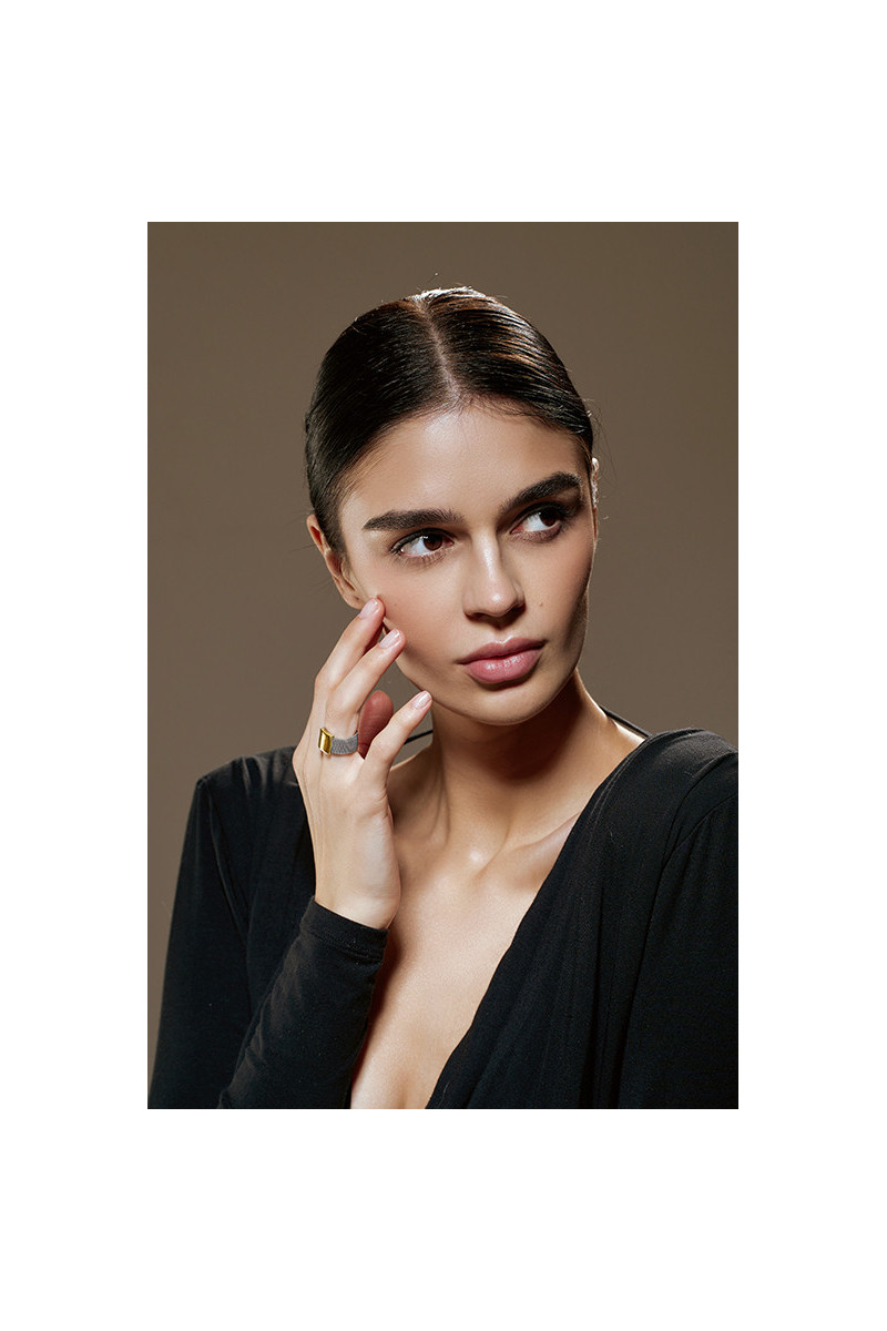 Ring made of steel mesh and gold-plated stainless steel