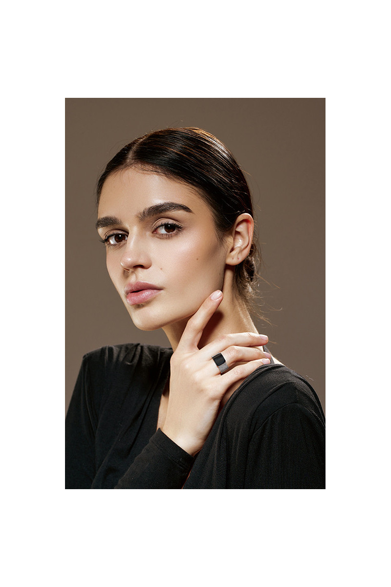 Ring made of steel mesh and black matt steel