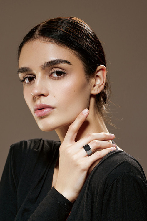 Ring made of steel mesh and black matt steel