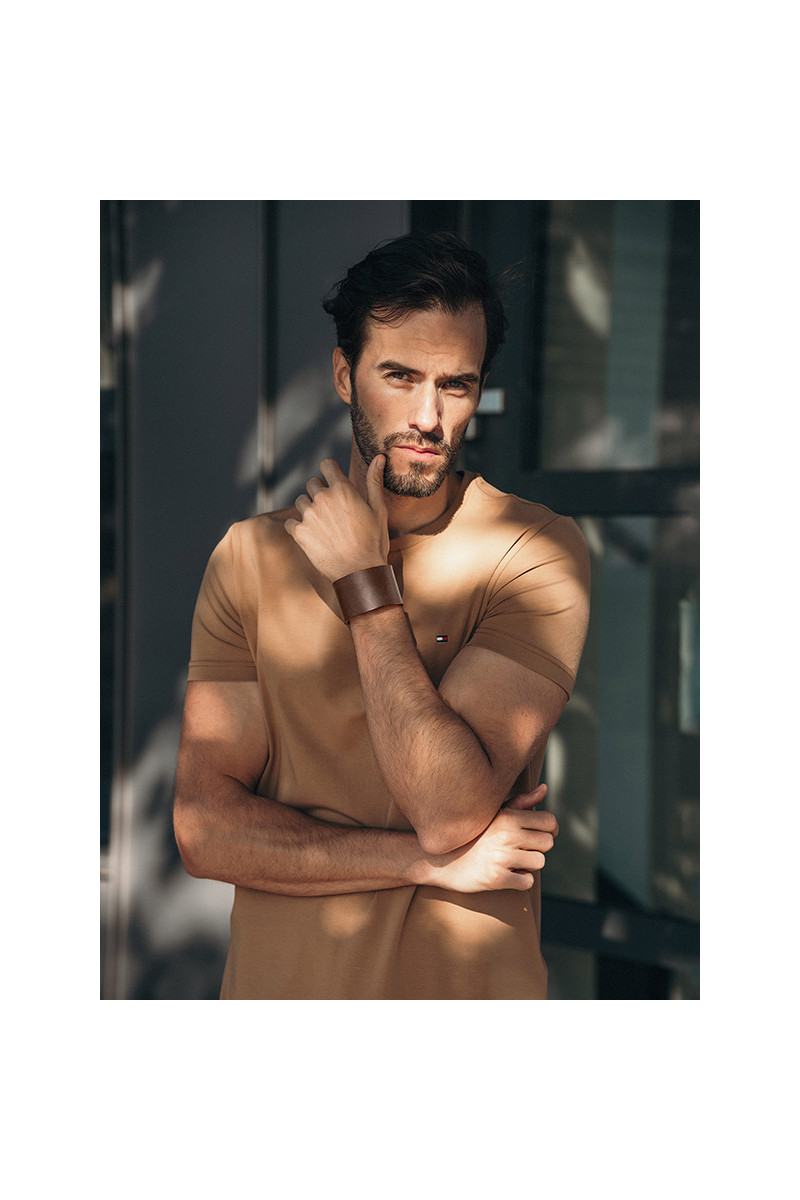 Brązowa szeroka bransoleta ze skóry oraz starzonej stali