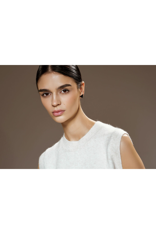 Minimalist stainless steel triangle earrings. 2