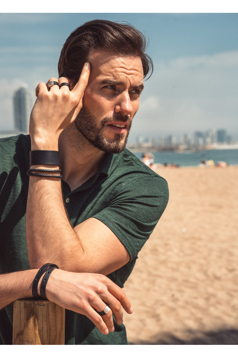 Men’s leather bracelet with matte magnetic clasp – bold and modern