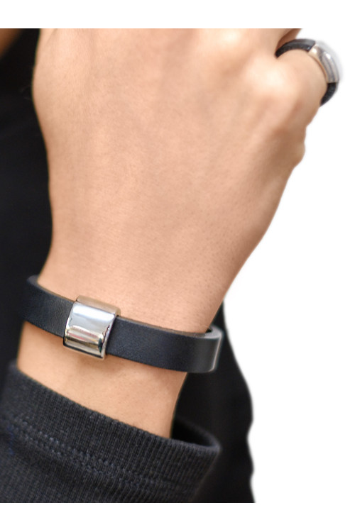 Black Leather Bracelet with Shiny Steel Accent – Timeless Style