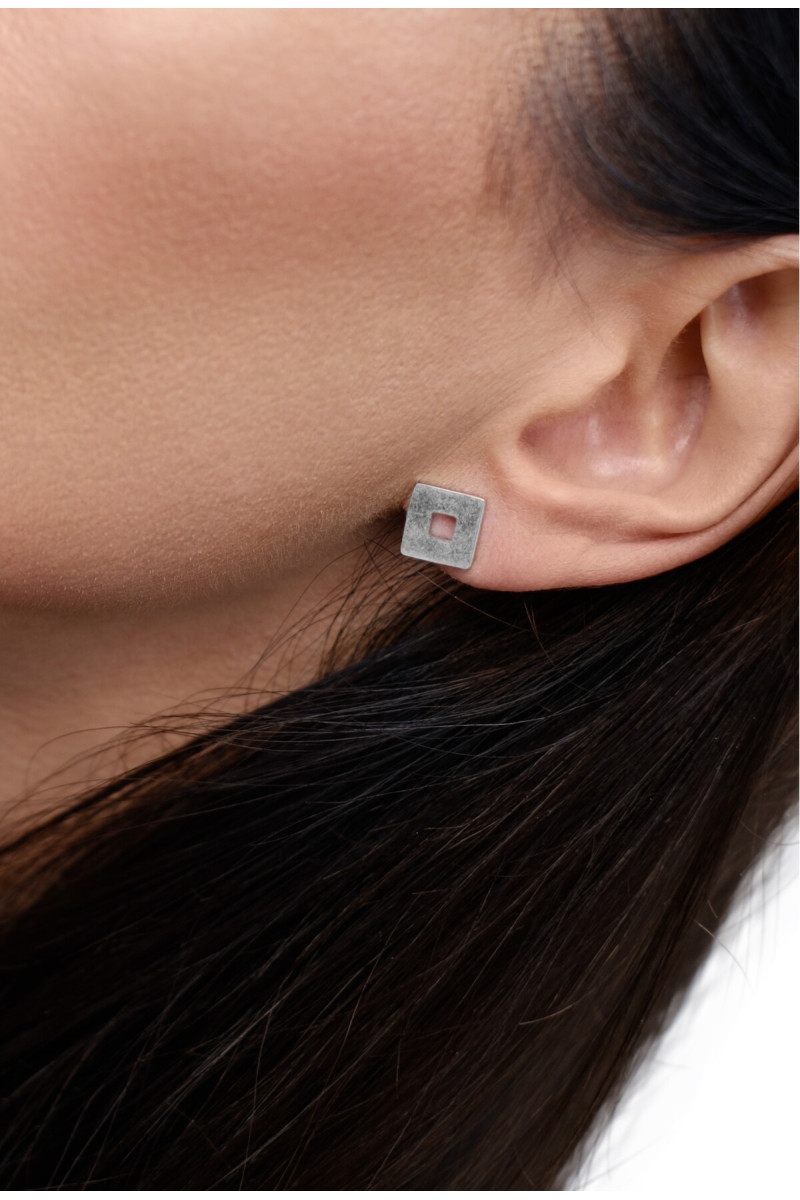 Aged stainless steel square earrings | moora.eu