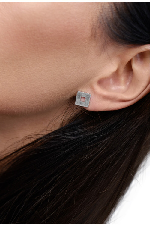 Aged stainless steel square earrings | moora.eu