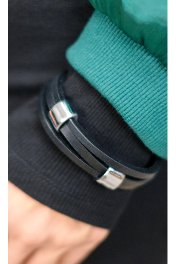Black leather bracelet with shiny stainless steel elements 2