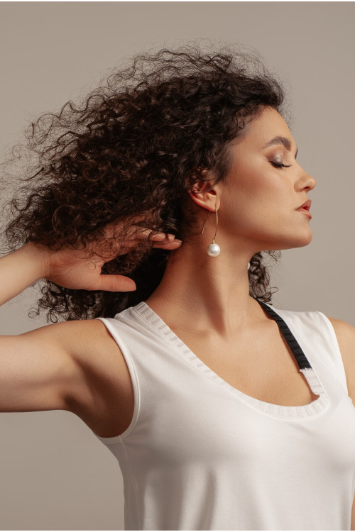 Silver earrings with large 16 mm white pearl | moora.eu