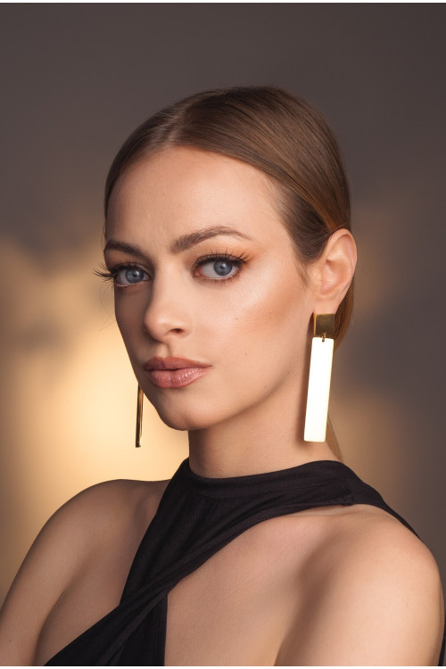 Gold mismatched square earrings in stainless steel | moora.eu