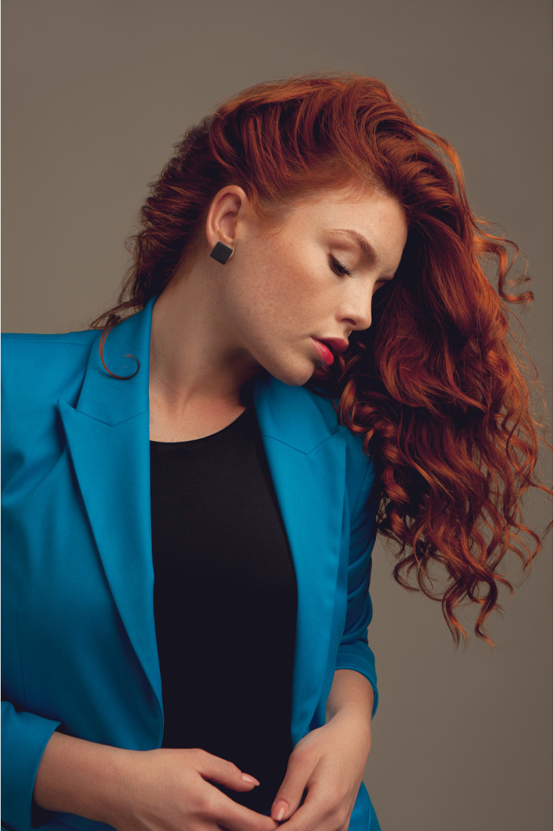 Modern black matte stainless steel square earrings | moora.eu