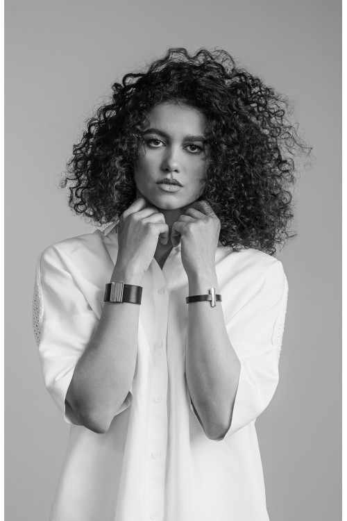 Delicate leather and steel bracelet - classic elegance | moora.eu