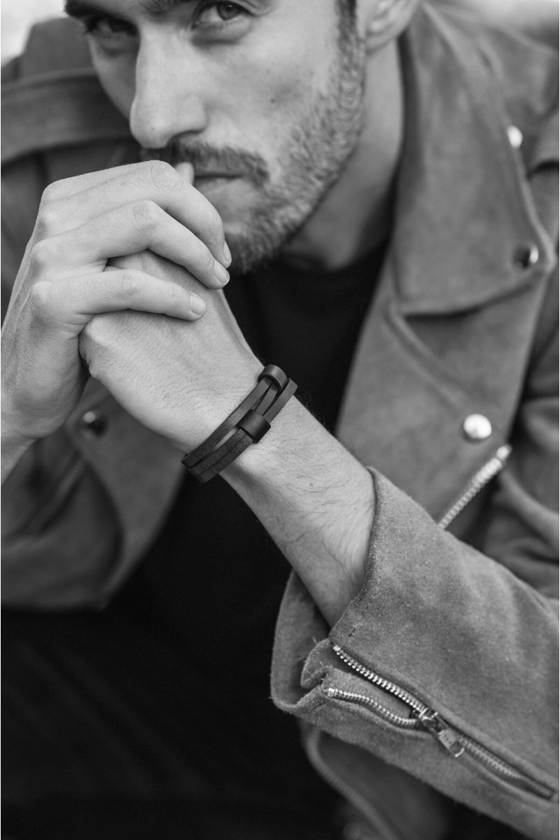 Men’s matte black leather bracelet – modern style