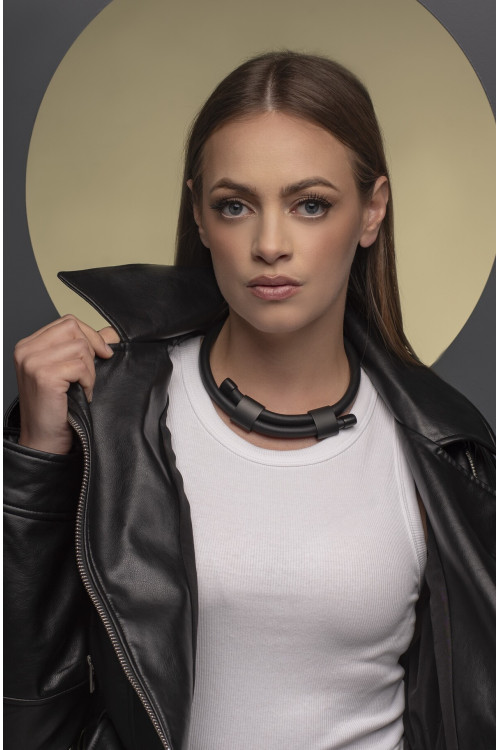 Adjustable leather choker necklace matte black | moora.eu