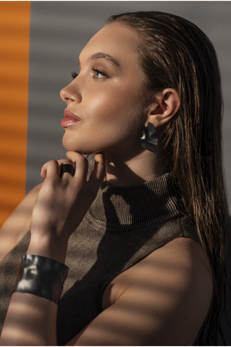 Wide bracelet in creased matte stainless steel