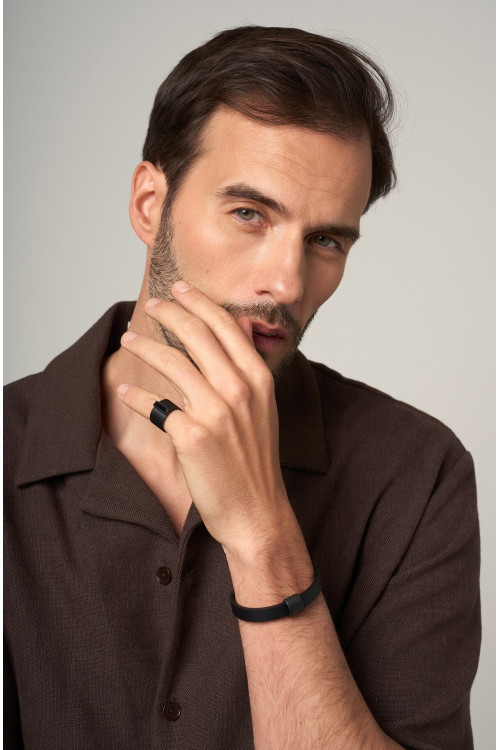 Men's black stainless steel signet ring – minimalist design | Moora