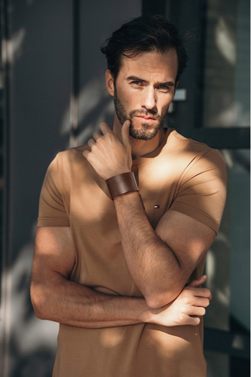 Brązowa szeroka bransoleta ze skóry oraz starzonej stali