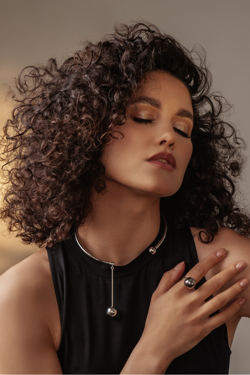 Stainless steel ring with silver sphere – minimalist jewelry | moora.eu