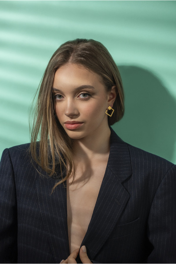 2-in-1 gold square earrings, featuring a large and small square made of gold-plated stainless steel 2