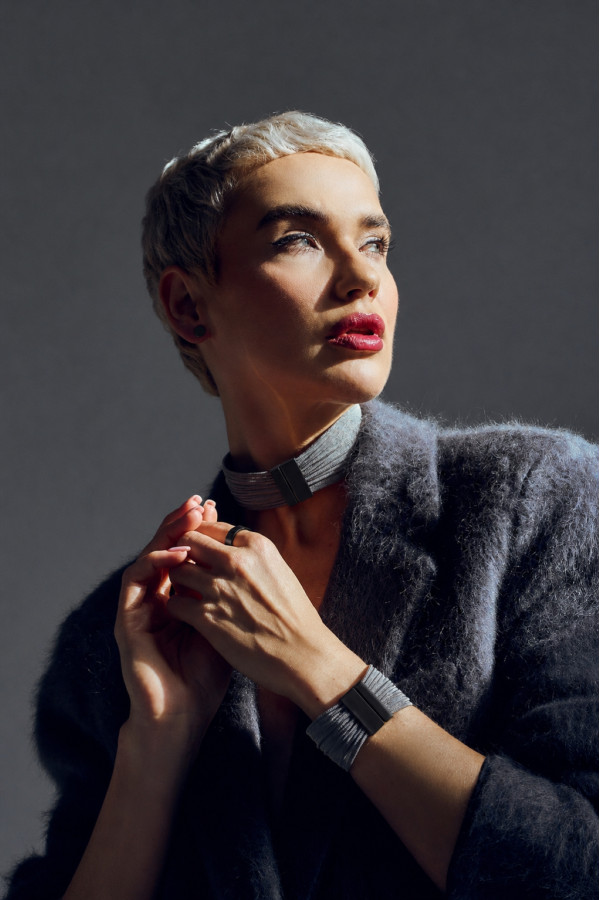 Black stainless steel choker with jewelry mesh 2