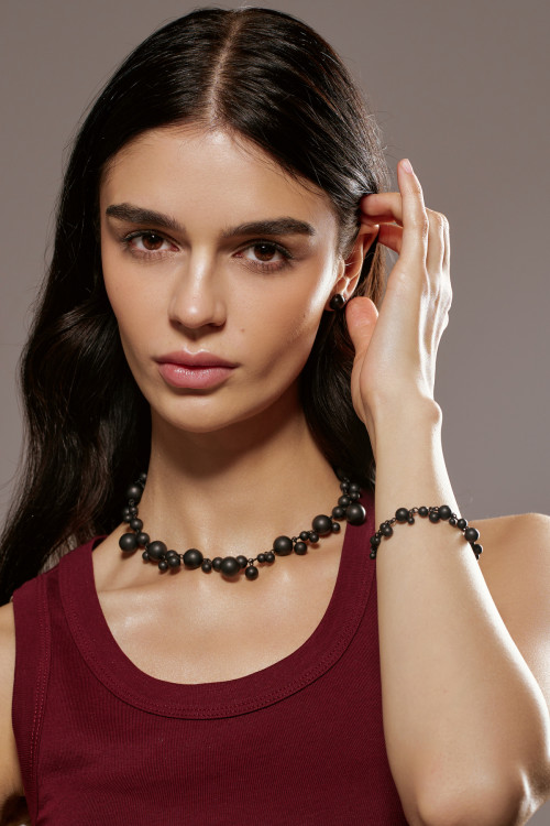 Set of gold beaded bracelets | stainless steel | moora.eu