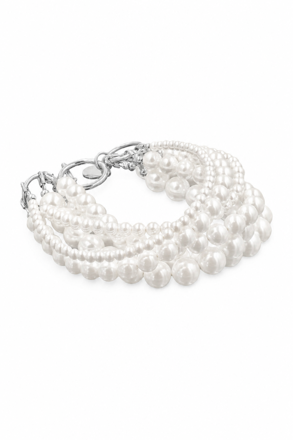 Original bracelet with white shell pearls