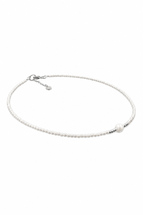 Delicate adjustable necklace made of white pearls