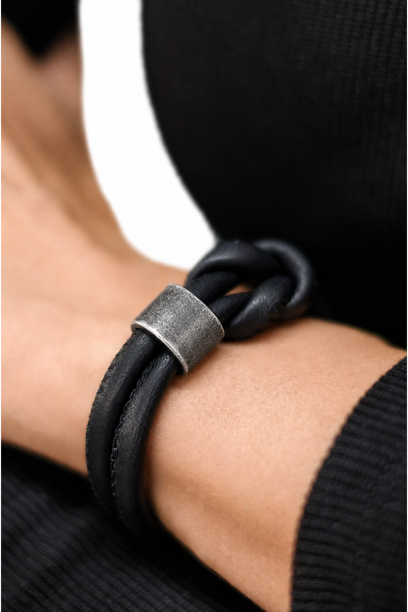 Leather bracelet with matte elements - modern minimalist | moora.eu