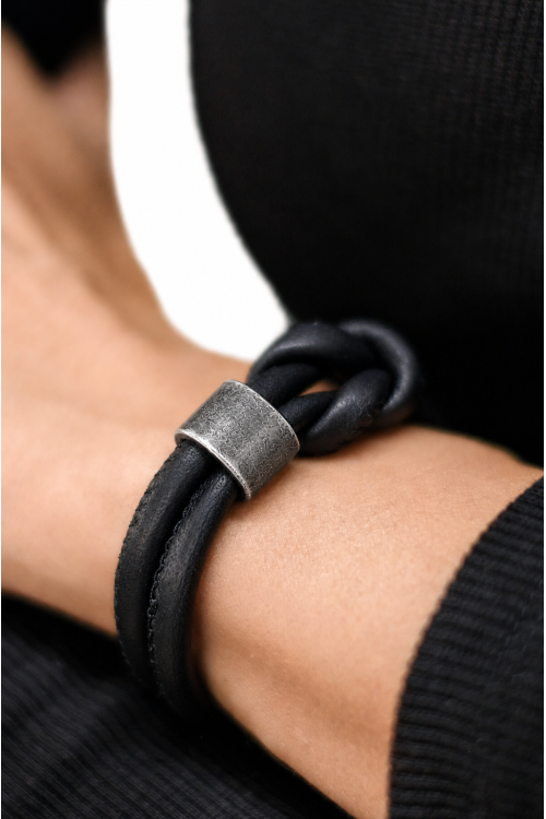 Leather bracelet with matte elements - modern minimalist | moora.eu