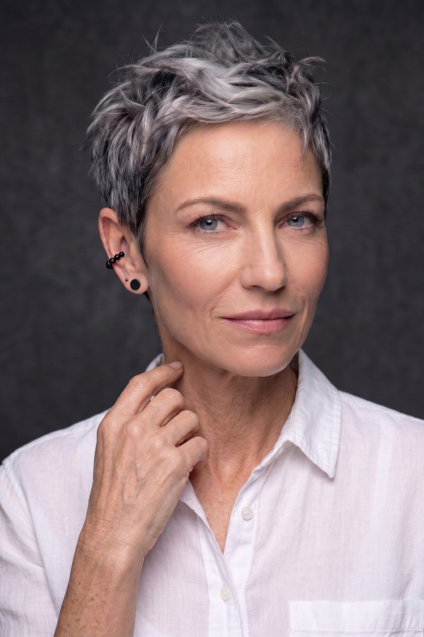 Earring with beads made of matt black stainless steel 2
