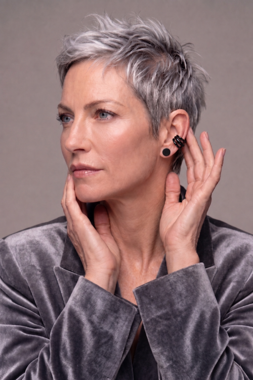 Trio earpiece in matt black stainless steel