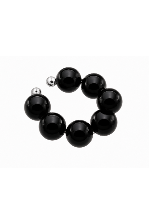 Silver earring with seven 6 mm onyx beads