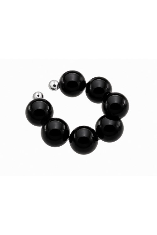 Silver earring with seven 6 mm onyx beads