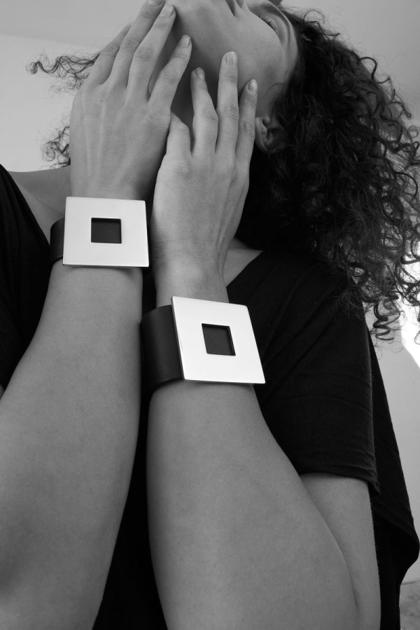 Wide brown women’s leather bracelet with a gold-plated square 2