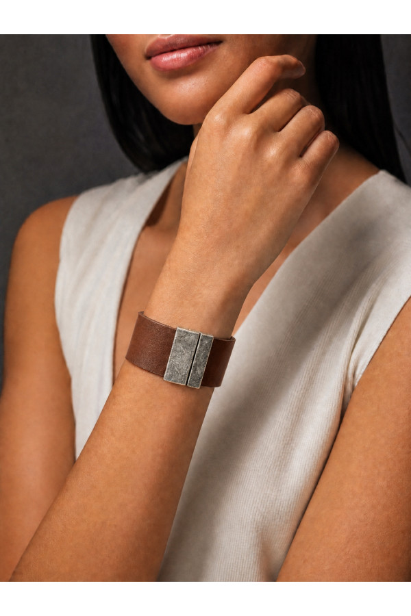 Brown leather bracelet with an antique-finish stainless steel clasp 2