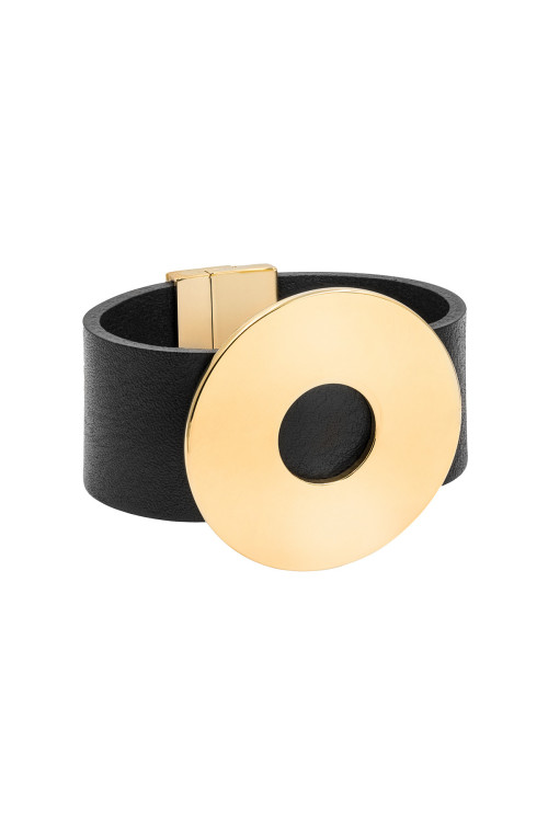 Black leather bracelet with shiny gold-plated steel ring