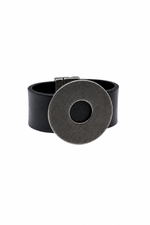 Brown leather bracelet with a matte steel circle | moora.eu