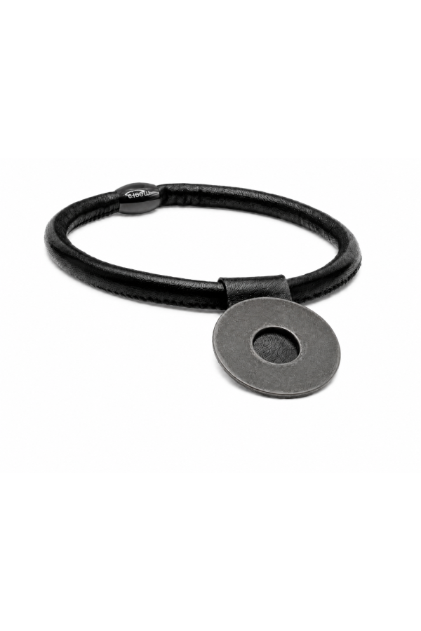 Leather choker with a matt steel ring | handmade | moora.eu