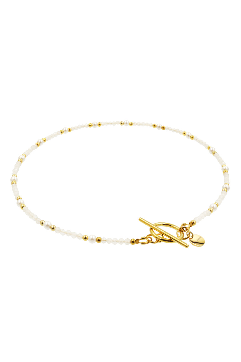 moora necklace with light-coloured moonstone beads and shell pearls